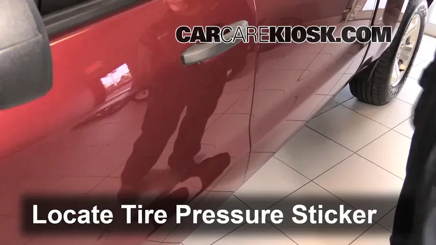 2014 Chevrolet Silverado 1500 LT 5.3L V8 FlexFuel Crew Cab Pickup Tires & Wheels Check Tire Pressure